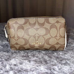 Coach Cosmetic Case 17 In Signature Canvas